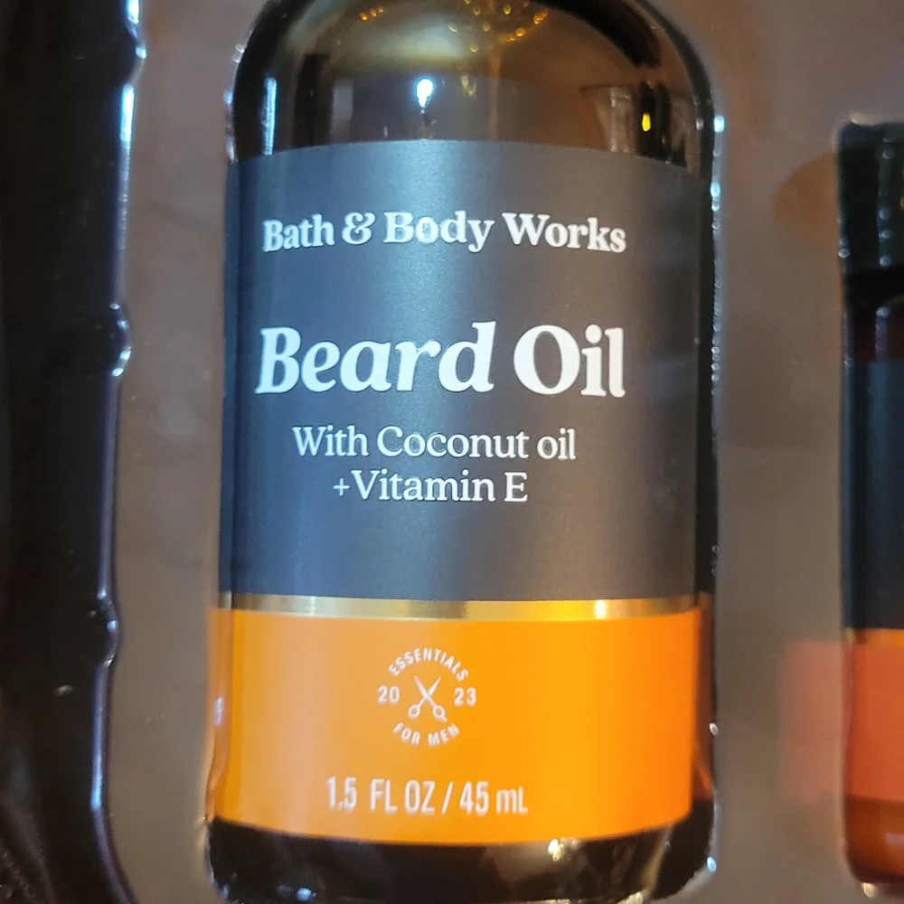 Men's Bath & Body Works 4 Piece Beard Kit With Travel Bag